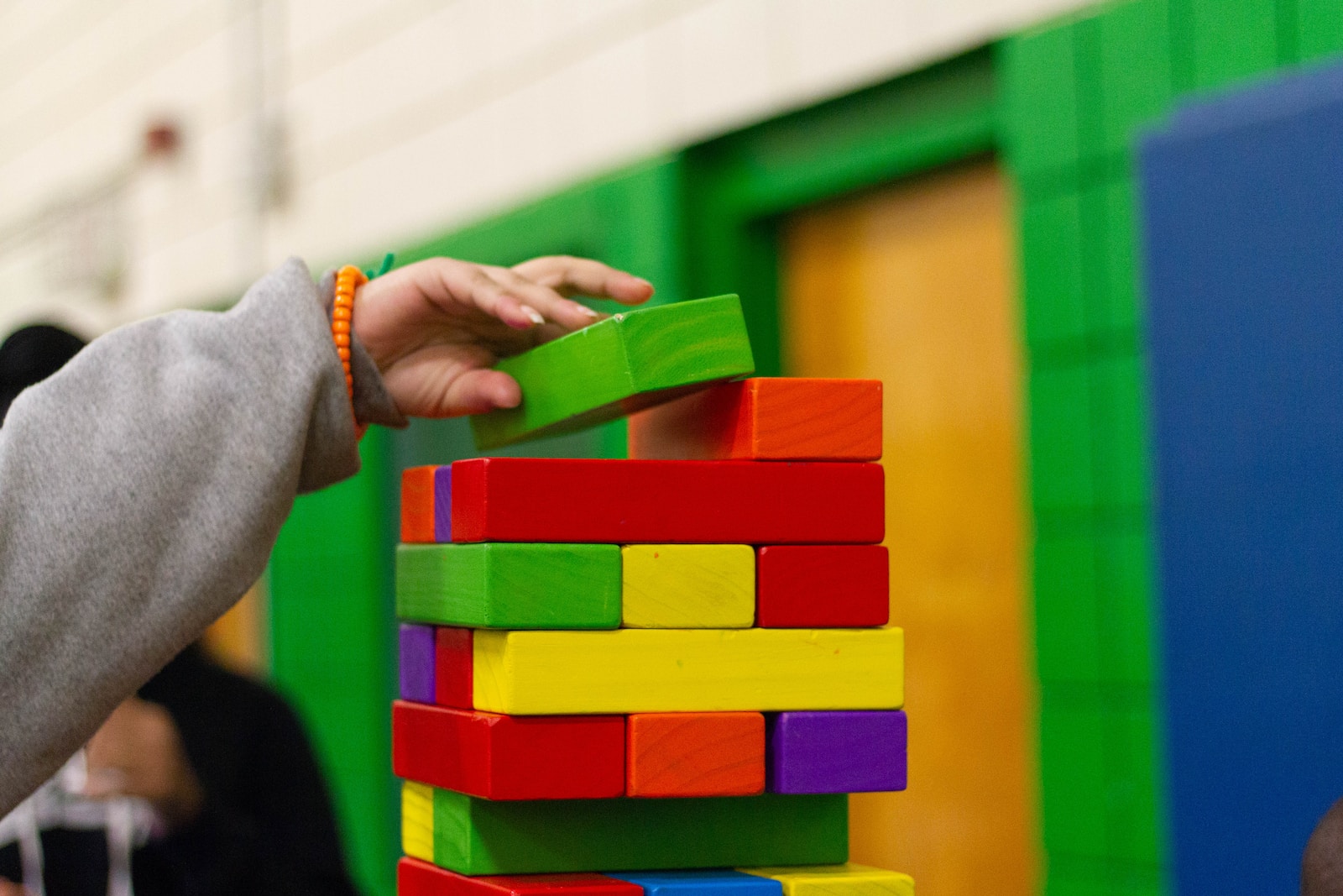 Top jeux & jouets Montessori 2023 : Balle de préhension, jouet bois & jeux d&rsquo;éveil pour enfants