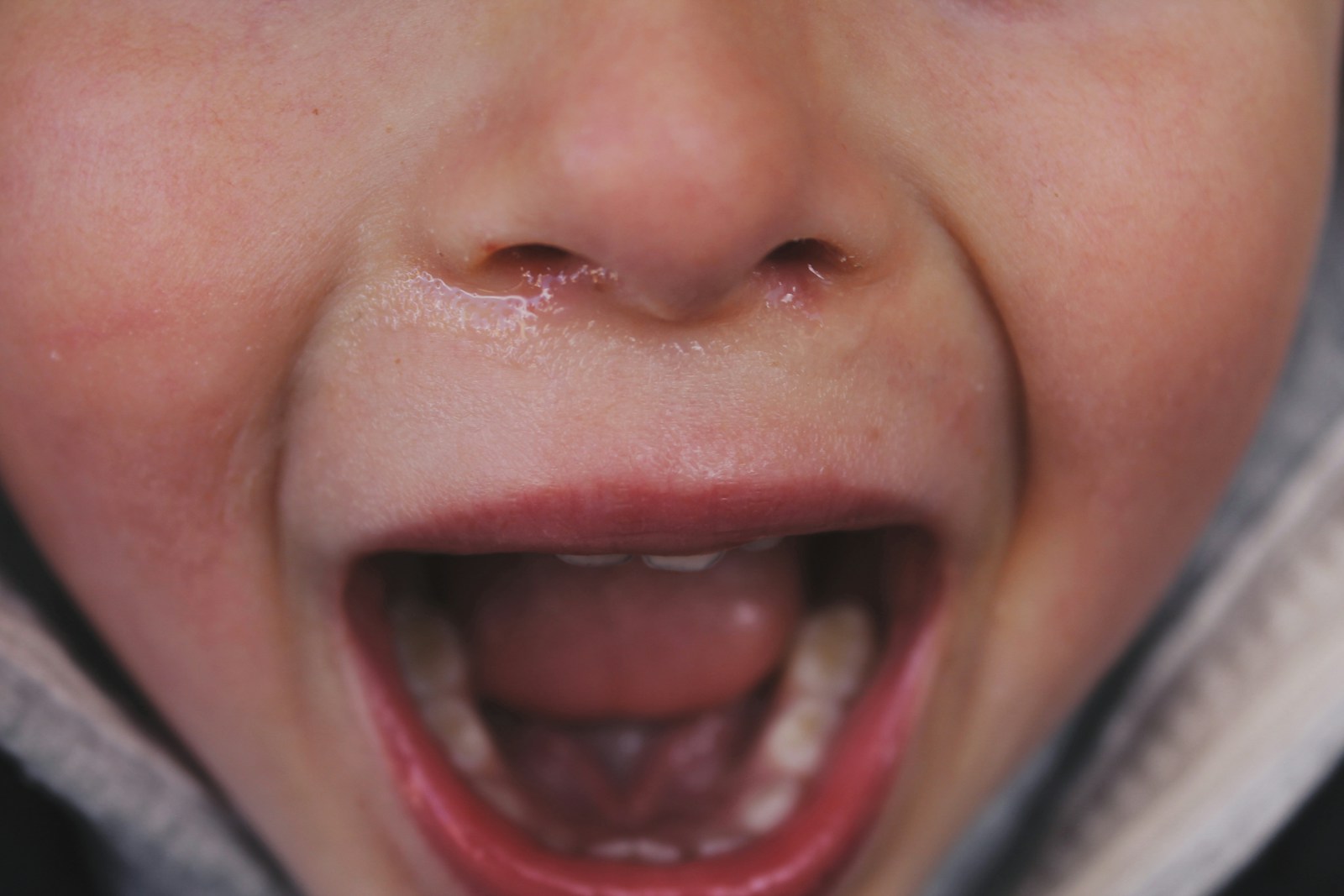 Mon fils pleure toute la journée à l’école : comment l’aider ?