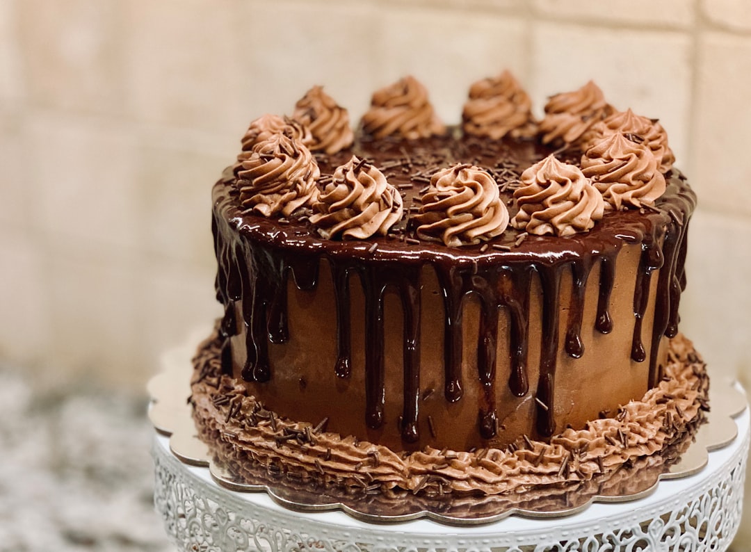 Comment décorer un gâteau d&rsquo;anniversaire : 10 idées créatives et faciles à réaliser